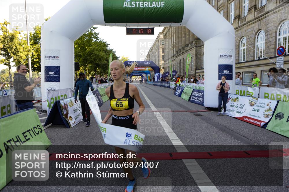 01.09.2024 - BARMER Alsterlauf Kathrin Stürmer Photography http://msf.ph/oto/6974007 01.09.2024 11:16:17 Ziel 65 meine-sportfotos.de
