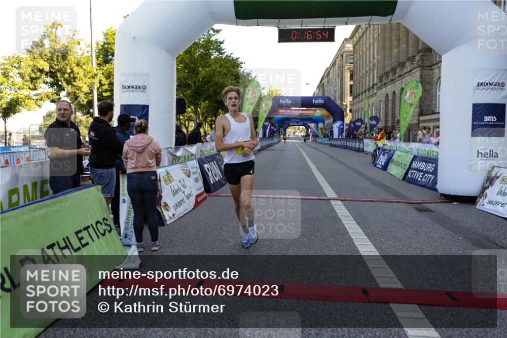 01.09.2024 - BARMER Alsterlauf Kathrin Stürmer Photography http://msf.ph/oto/6974023 01.09.2024 11:16:53 Ziel 74 meine-sportfotos.de