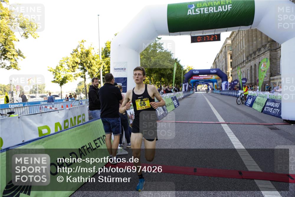 01.09.2024 - BARMER Alsterlauf Kathrin Stürmer Photography http://msf.ph/oto/6974026 01.09.2024 11:17:26 Ziel 58 meine-sportfotos.de