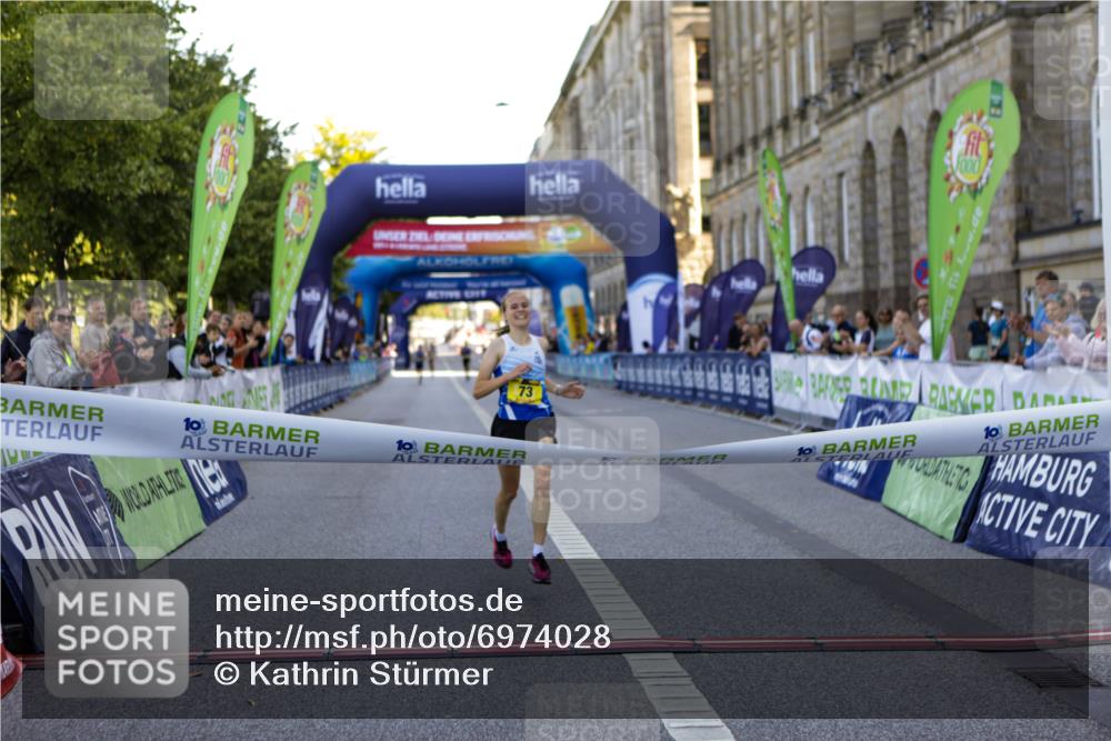 01.09.2024 - BARMER Alsterlauf Kathrin Stürmer Photography http://msf.ph/oto/6974028 01.09.2024 11:17:46 Ziel 73 meine-sportfotos.de