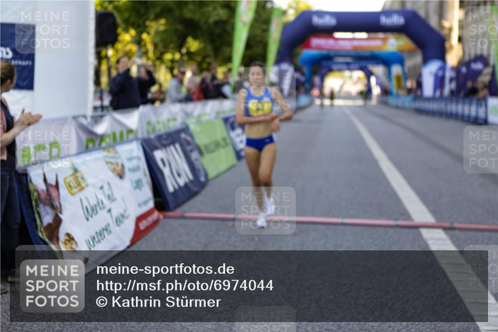 01.09.2024 - BARMER Alsterlauf Kathrin Stürmer Photography http://msf.ph/oto/6974044 01.09.2024 11:18:03 Ziel 54, 59, 62, 76 meine-sportfotos.de