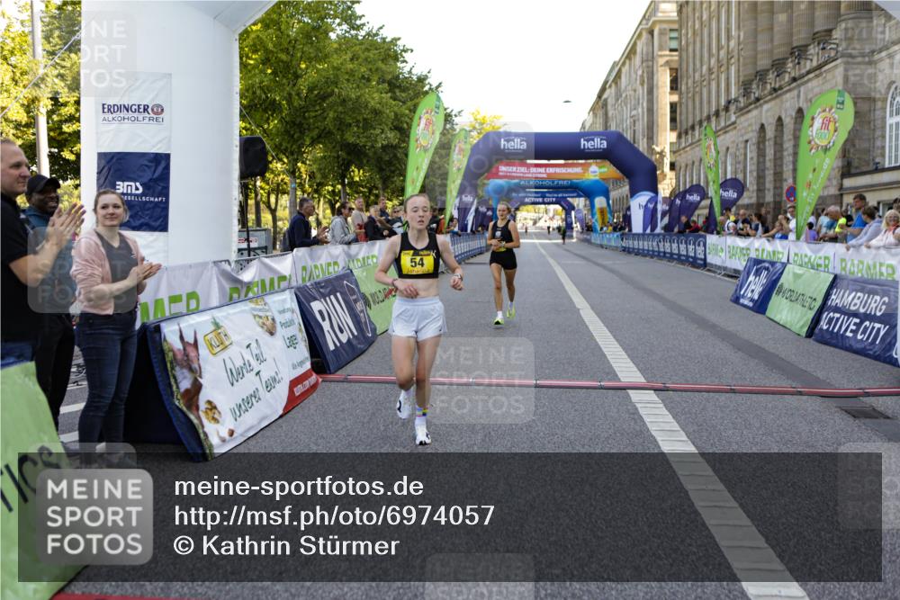 01.09.2024 - BARMER Alsterlauf Kathrin Stürmer Photography http://msf.ph/oto/6974057 01.09.2024 11:18:12 Ziel 54, 61 meine-sportfotos.de