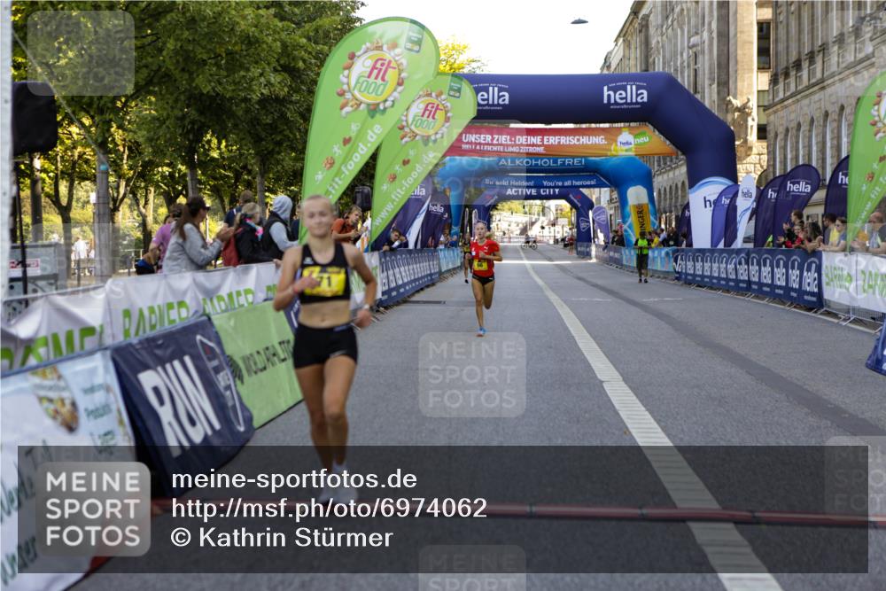 01.09.2024 - BARMER Alsterlauf Kathrin Stürmer Photography http://msf.ph/oto/6974062 01.09.2024 11:19:25 Ziel 64, 66, 71 meine-sportfotos.de