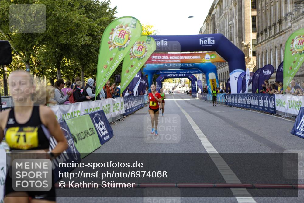 01.09.2024 - BARMER Alsterlauf Kathrin Stürmer Photography http://msf.ph/oto/6974068 01.09.2024 11:19:27 Ziel 64, 66, 70, 71 meine-sportfotos.de