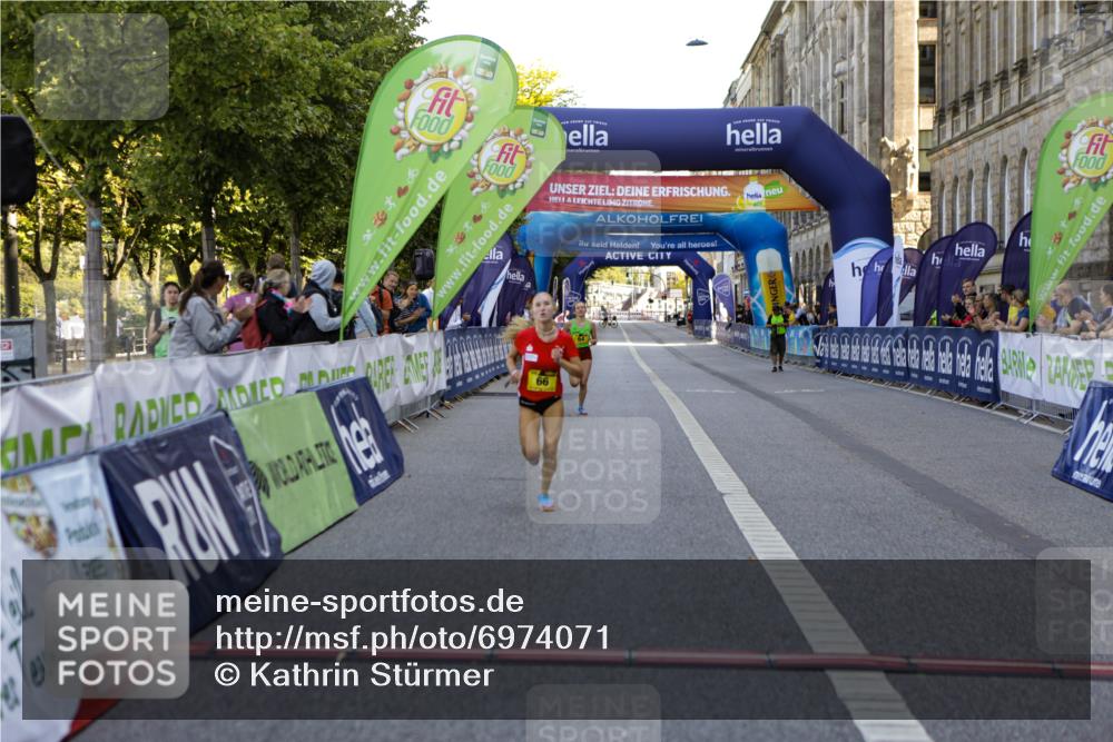 01.09.2024 - BARMER Alsterlauf Kathrin Stürmer Photography http://msf.ph/oto/6974071 01.09.2024 11:19:27 Ziel 64, 66, 70, 71 meine-sportfotos.de