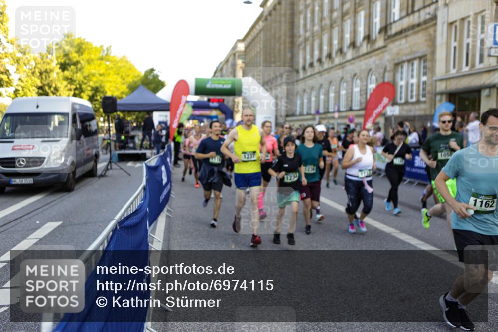 01.09.2024 - BARMER Alsterlauf Kathrin Stürmer Photography http://msf.ph/oto/6974115 01.09.2024 11:30:13 Ziel  meine-sportfotos.de