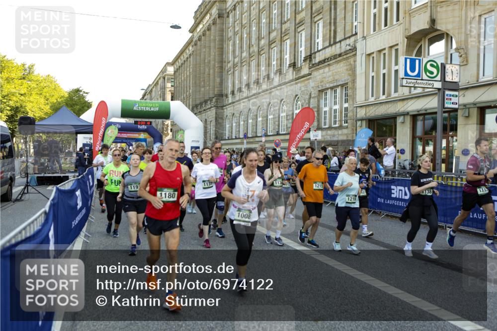 01.09.2024 - BARMER Alsterlauf Kathrin Stürmer Photography http://msf.ph/oto/6974122 01.09.2024 11:30:18 Ziel 8339 meine-sportfotos.de