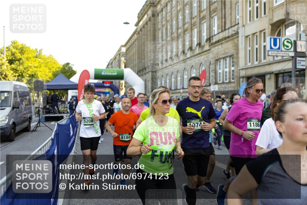 01.09.2024 - BARMER Alsterlauf Kathrin Stürmer Photography http://msf.ph/oto/6974123 01.09.2024 11:30:20 Ziel 8339 meine-sportfotos.de
