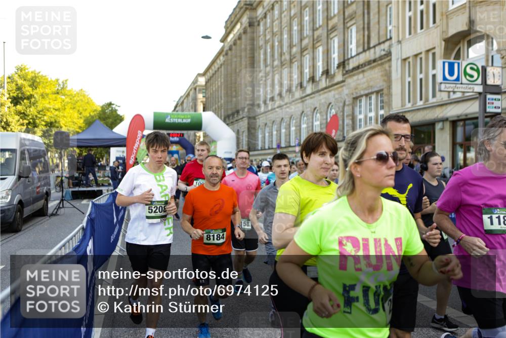 01.09.2024 - BARMER Alsterlauf Kathrin Stürmer Photography http://msf.ph/oto/6974125 01.09.2024 11:30:20 Ziel 8339 meine-sportfotos.de