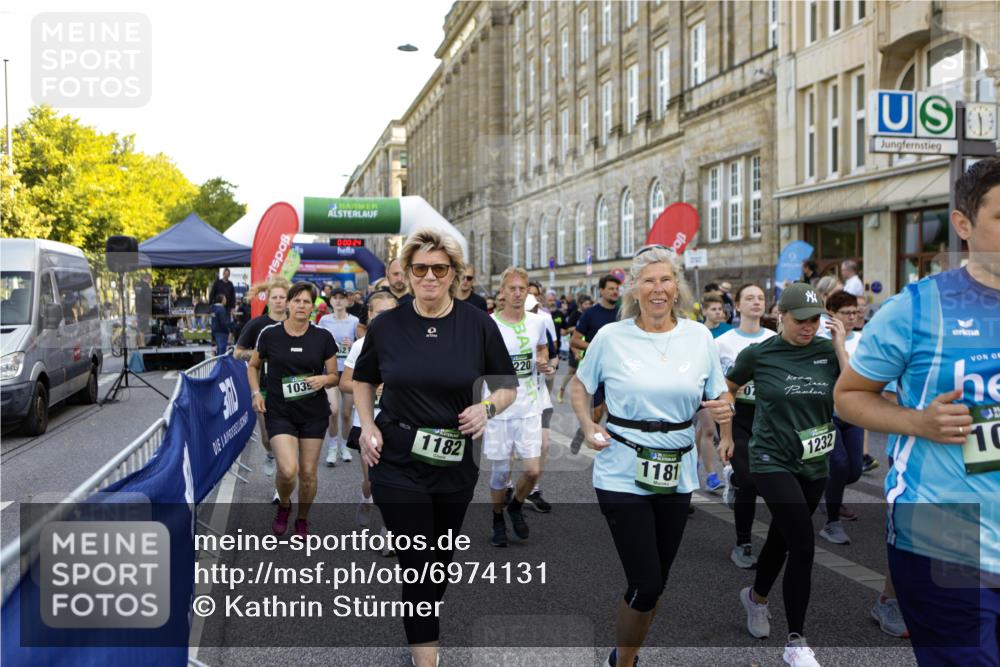 01.09.2024 - BARMER Alsterlauf Kathrin Stürmer Photography http://msf.ph/oto/6974131 01.09.2024 11:30:23 Ziel 8339 meine-sportfotos.de