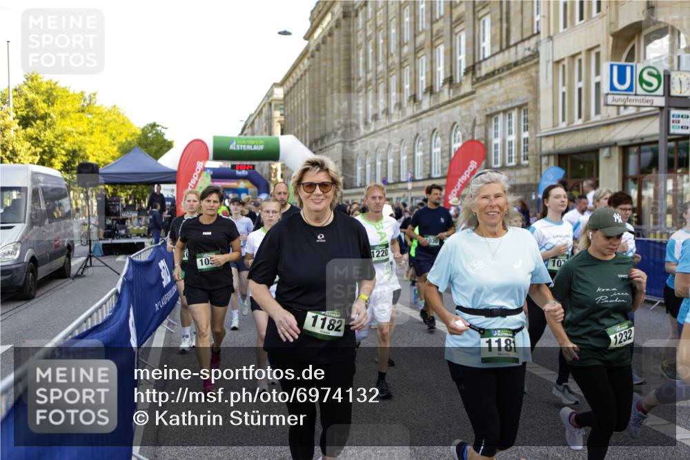 01.09.2024 - BARMER Alsterlauf Kathrin Stürmer Photography http://msf.ph/oto/6974132 01.09.2024 11:30:24 Ziel 8339 meine-sportfotos.de