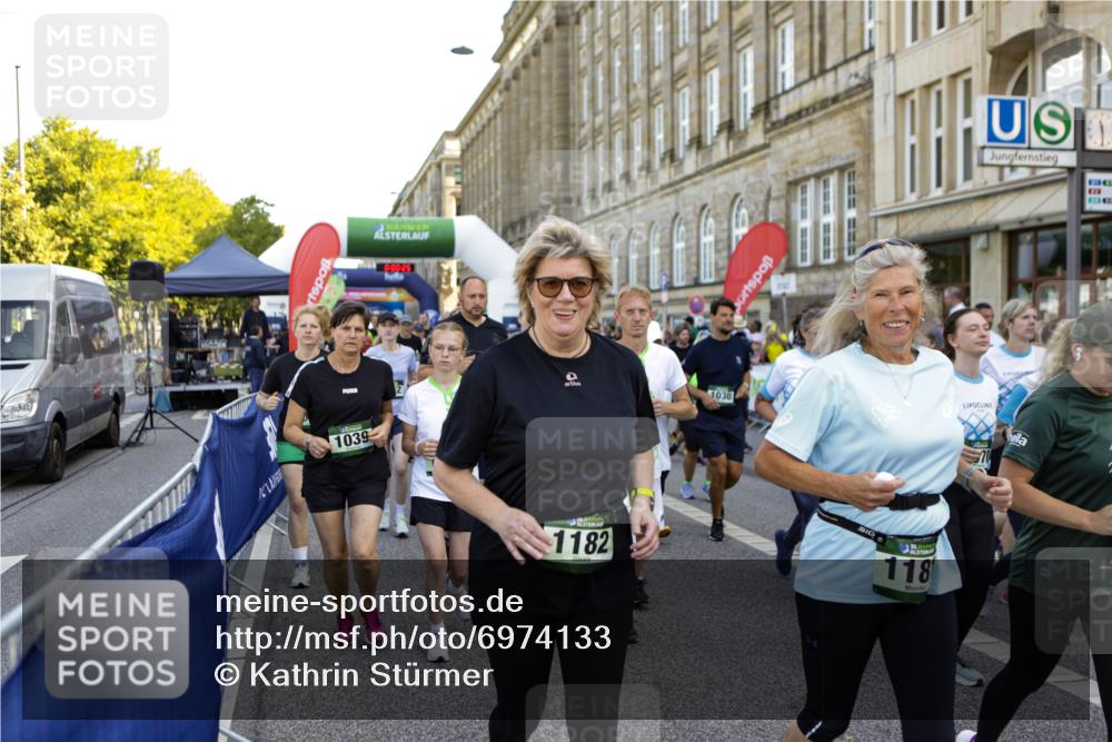 01.09.2024 - BARMER Alsterlauf Kathrin Stürmer Photography http://msf.ph/oto/6974133 01.09.2024 11:30:24 Ziel 8339 meine-sportfotos.de