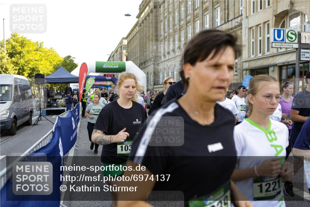 01.09.2024 - BARMER Alsterlauf Kathrin Stürmer Photography http://msf.ph/oto/6974137 01.09.2024 11:30:25 Ziel 8339 meine-sportfotos.de