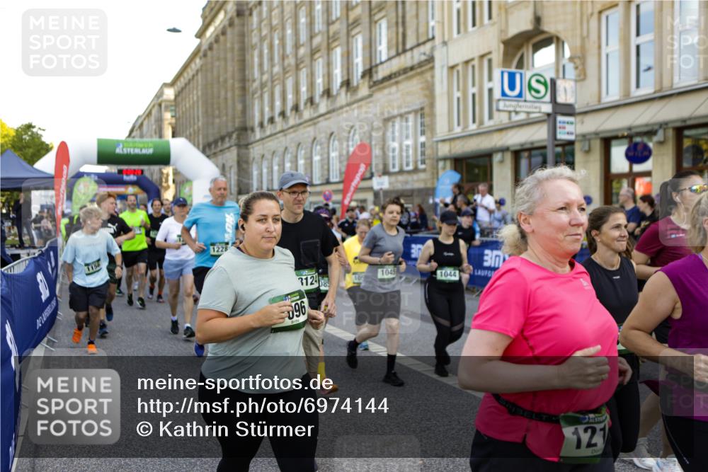 01.09.2024 - BARMER Alsterlauf Kathrin Stürmer Photography http://msf.ph/oto/6974144 01.09.2024 11:30:27 Ziel 8339 meine-sportfotos.de
