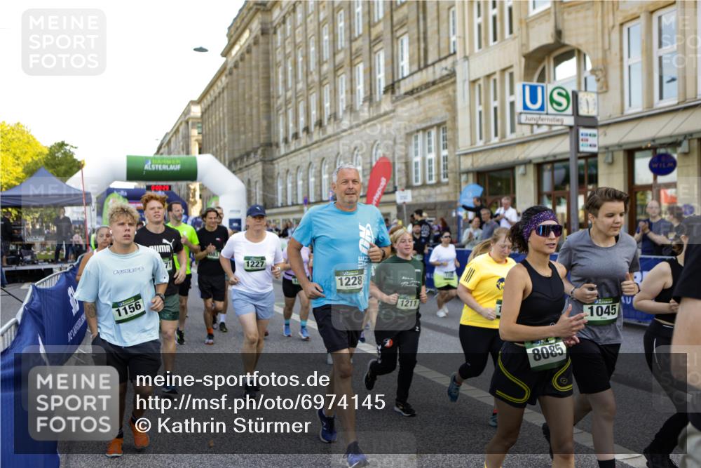 01.09.2024 - BARMER Alsterlauf Kathrin Stürmer Photography http://msf.ph/oto/6974145 01.09.2024 11:30:29 Ziel 8339 meine-sportfotos.de