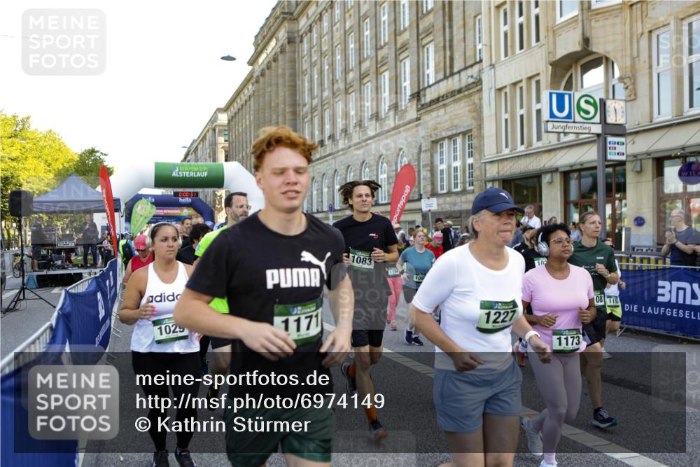 01.09.2024 - BARMER Alsterlauf Kathrin Stürmer Photography http://msf.ph/oto/6974149 01.09.2024 11:30:30 Ziel 8339 meine-sportfotos.de