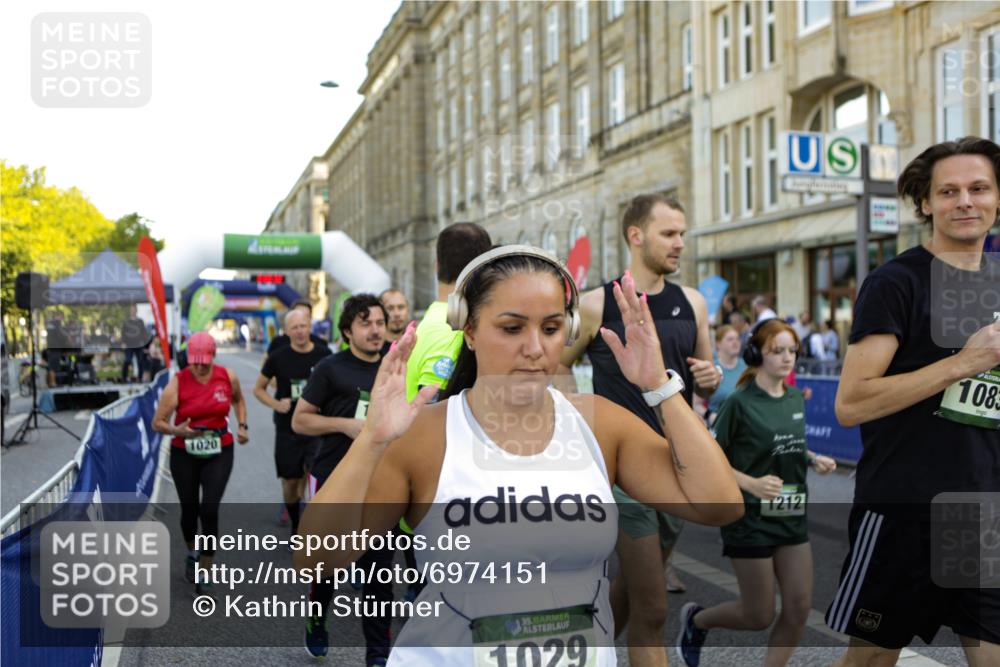 01.09.2024 - BARMER Alsterlauf Kathrin Stürmer Photography http://msf.ph/oto/6974151 01.09.2024 11:30:31 Ziel 8339 meine-sportfotos.de