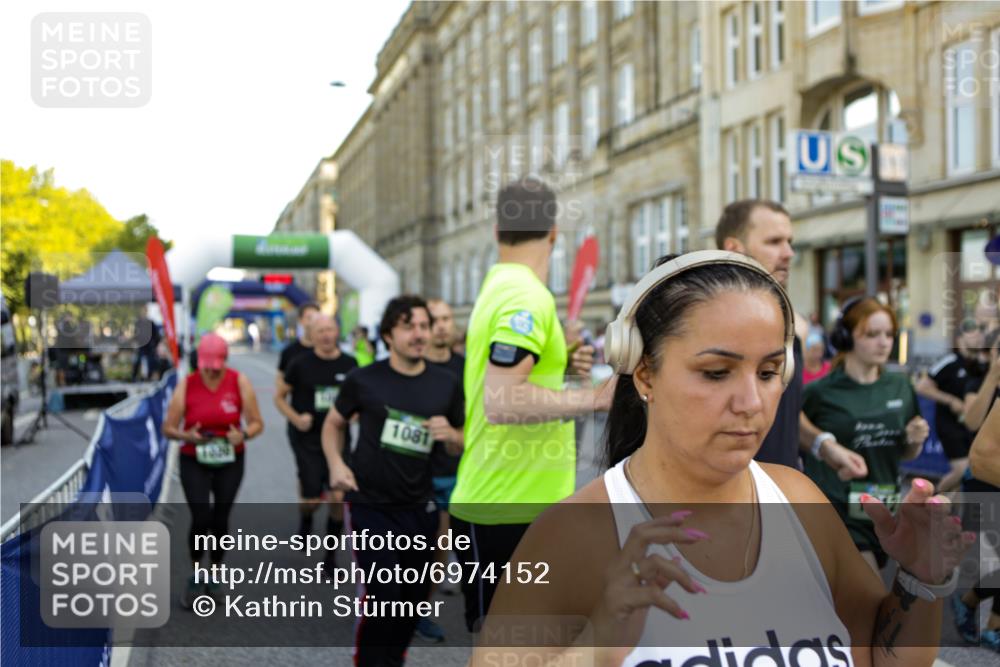 01.09.2024 - BARMER Alsterlauf Kathrin Stürmer Photography http://msf.ph/oto/6974152 01.09.2024 11:30:31 Ziel 8339 meine-sportfotos.de