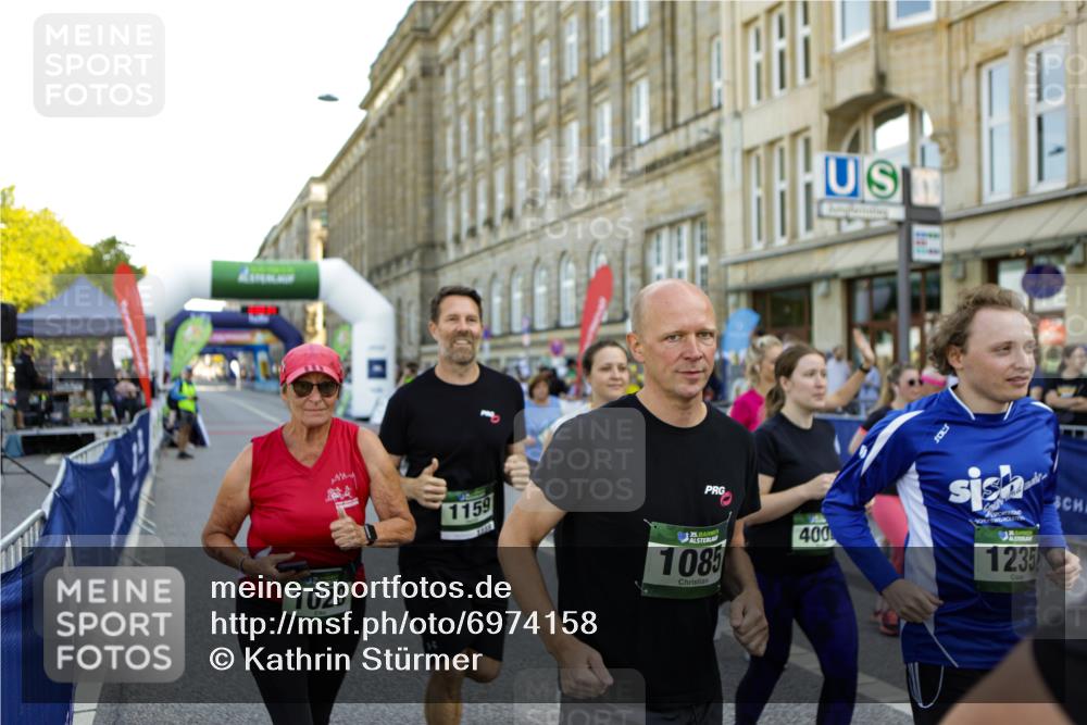01.09.2024 - BARMER Alsterlauf Kathrin Stürmer Photography http://msf.ph/oto/6974158 01.09.2024 11:30:33 Ziel 8339 meine-sportfotos.de