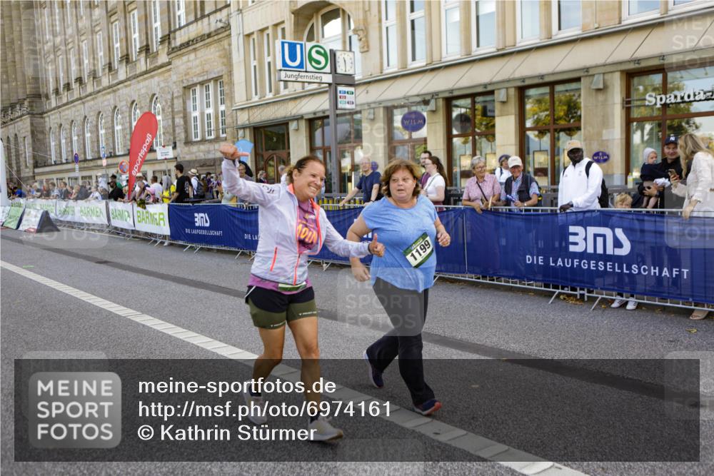 01.09.2024 - BARMER Alsterlauf Kathrin Stürmer Photography http://msf.ph/oto/6974161 01.09.2024 11:30:36 Ziel 8339 meine-sportfotos.de