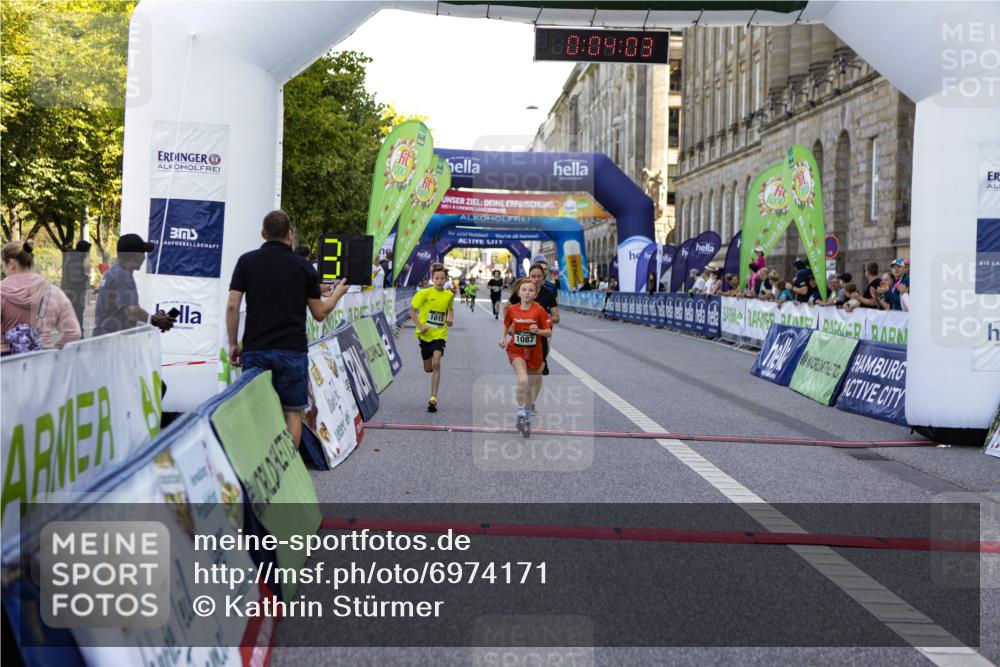 01.09.2024 - BARMER Alsterlauf Kathrin Stürmer Photography http://msf.ph/oto/6974171 01.09.2024 11:34:03 Ziel 1015, 1031, 1043, 1087, 1111, 1125, 1139, 1210, 1217, 8127, 8208 meine-sportfotos.de