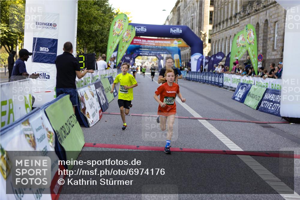 01.09.2024 - BARMER Alsterlauf Kathrin Stürmer Photography http://msf.ph/oto/6974176 01.09.2024 11:34:04 Ziel 1015, 1031, 1087, 1111, 1125, 1139, 1210, 1217, 8208 meine-sportfotos.de