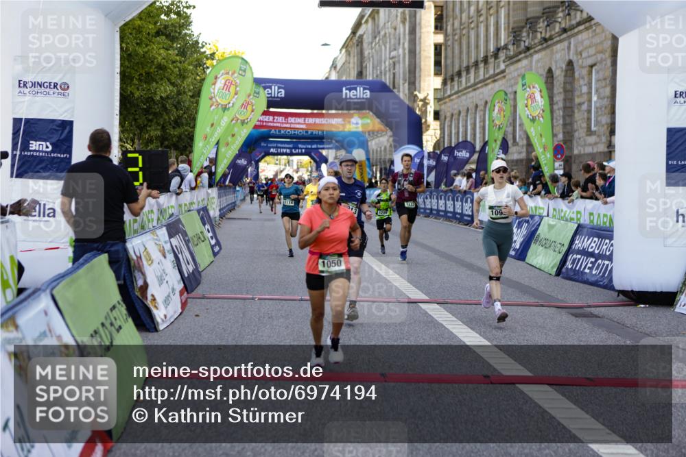01.09.2024 - BARMER Alsterlauf Kathrin Stürmer Photography http://msf.ph/oto/6974194 01.09.2024 11:34:27 Ziel 1013, 1050, 1076, 1091, 1099, 1113, 1114, 1209, 8300, 8311 meine-sportfotos.de