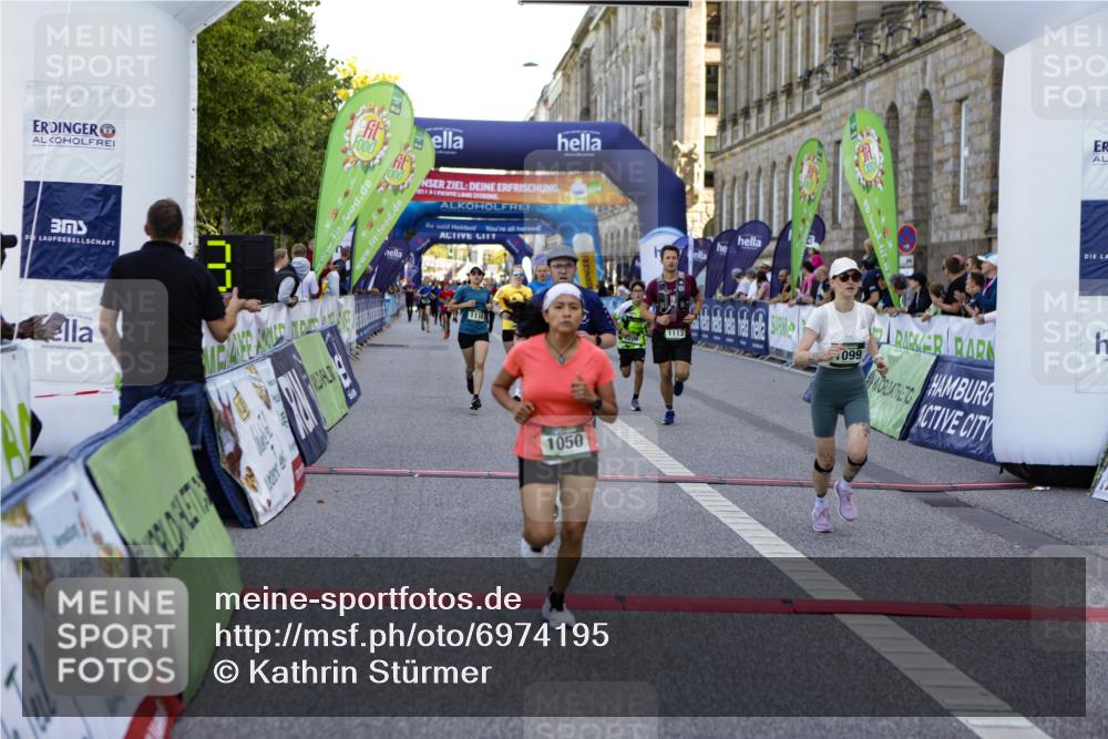 01.09.2024 - BARMER Alsterlauf Kathrin Stürmer Photography http://msf.ph/oto/6974195 01.09.2024 11:34:28 Ziel 1013, 1050, 1076, 1090, 1091, 1099, 1113, 1114, 1121, 1209, 8300, 8311 meine-sportfotos.de