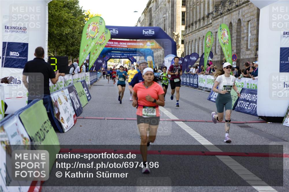 01.09.2024 - BARMER Alsterlauf Kathrin Stürmer Photography http://msf.ph/oto/6974196 01.09.2024 11:34:28 Ziel 1013, 1050, 1076, 1090, 1091, 1099, 1113, 1114, 1121, 1209, 8300, 8311 meine-sportfotos.de