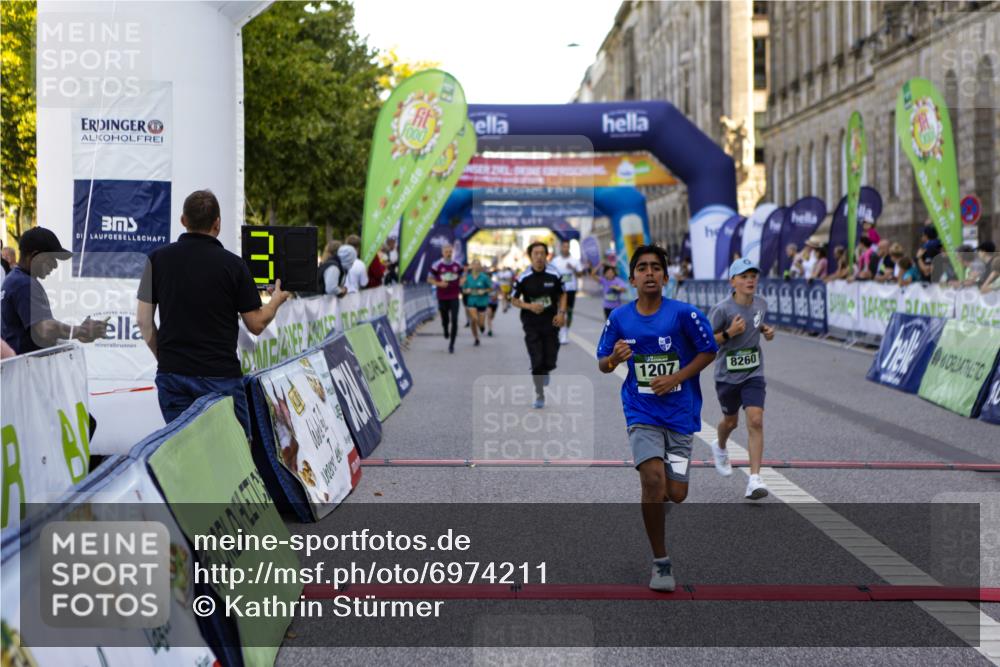 01.09.2024 - BARMER Alsterlauf Kathrin Stürmer Photography http://msf.ph/oto/6974211 01.09.2024 11:34:42 Ziel 292, 1090, 1091, 1105, 1121, 1132, 1144, 1179, 1185, 1195, 1203, 1207, 8260, 8301 meine-sportfotos.de