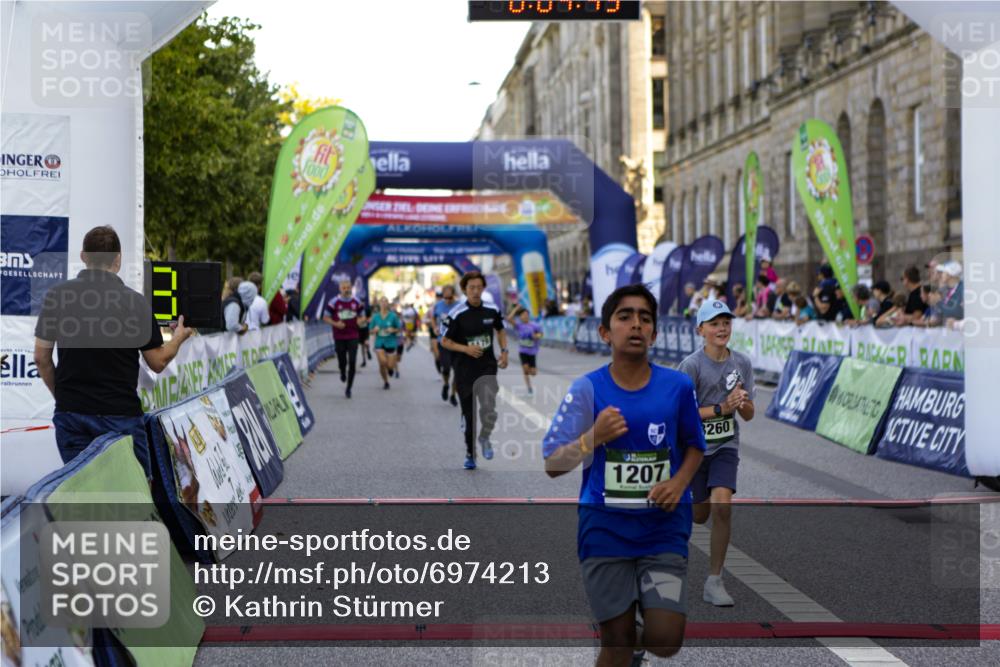 01.09.2024 - BARMER Alsterlauf Kathrin Stürmer Photography http://msf.ph/oto/6974213 01.09.2024 11:34:42 Ziel 292, 1090, 1091, 1105, 1121, 1132, 1144, 1179, 1185, 1195, 1203, 1207, 8260, 8301 meine-sportfotos.de
