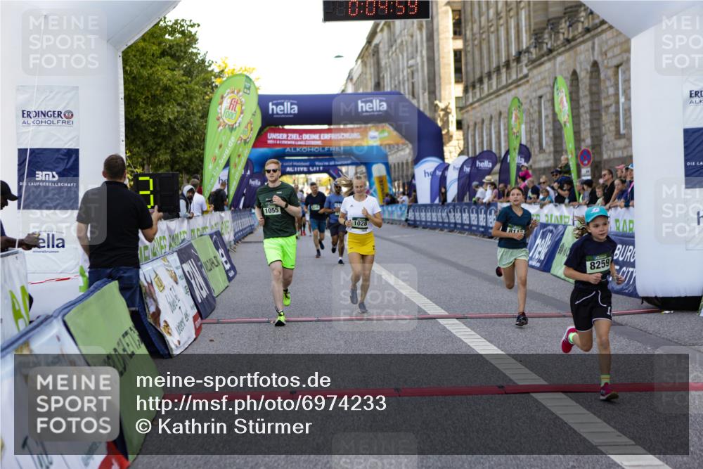 01.09.2024 - BARMER Alsterlauf Kathrin Stürmer Photography http://msf.ph/oto/6974233 01.09.2024 11:34:58 Ziel 1002, 1028, 1055, 1092, 1102, 1157, 8113, 8259, 8349 meine-sportfotos.de