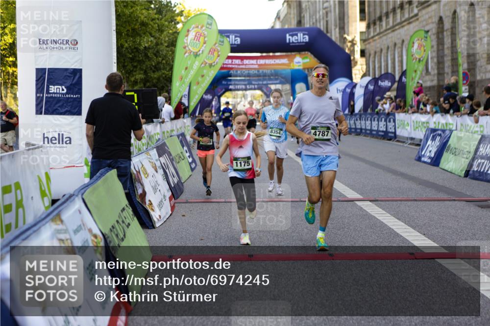 01.09.2024 - BARMER Alsterlauf Kathrin Stürmer Photography http://msf.ph/oto/6974245 01.09.2024 11:35:08 Ziel 1002, 1021, 1077, 1092, 1093, 1102, 1123, 1157, 1161, 1162, 1168, 1172, 1175, 1196, 1198, 1231, 8349, 8354 meine-sportfotos.de