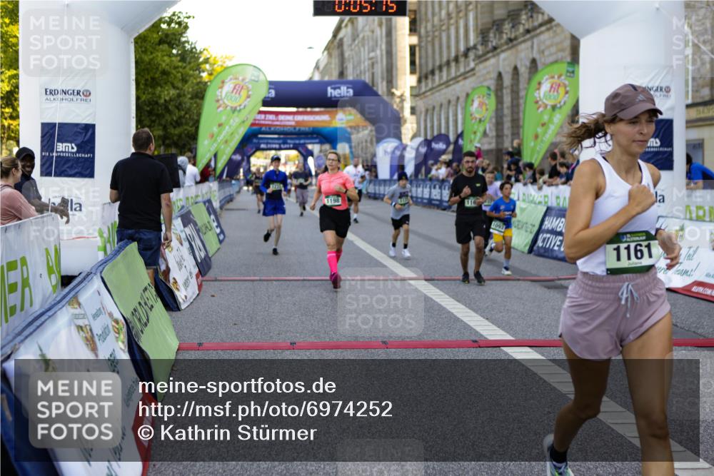 01.09.2024 - BARMER Alsterlauf Kathrin Stürmer Photography http://msf.ph/oto/6974252 01.09.2024 11:35:15 Ziel 1004, 1021, 1025, 1027, 1073, 1077, 1093, 1123, 1161, 1162, 1168, 1172, 1196, 1198, 1231, 8354 meine-sportfotos.de