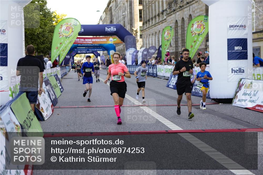 01.09.2024 - BARMER Alsterlauf Kathrin Stürmer Photography http://msf.ph/oto/6974253 01.09.2024 11:35:15 Ziel 1004, 1021, 1025, 1027, 1073, 1077, 1093, 1123, 1161, 1162, 1168, 1172, 1196, 1198, 1231, 8354 meine-sportfotos.de