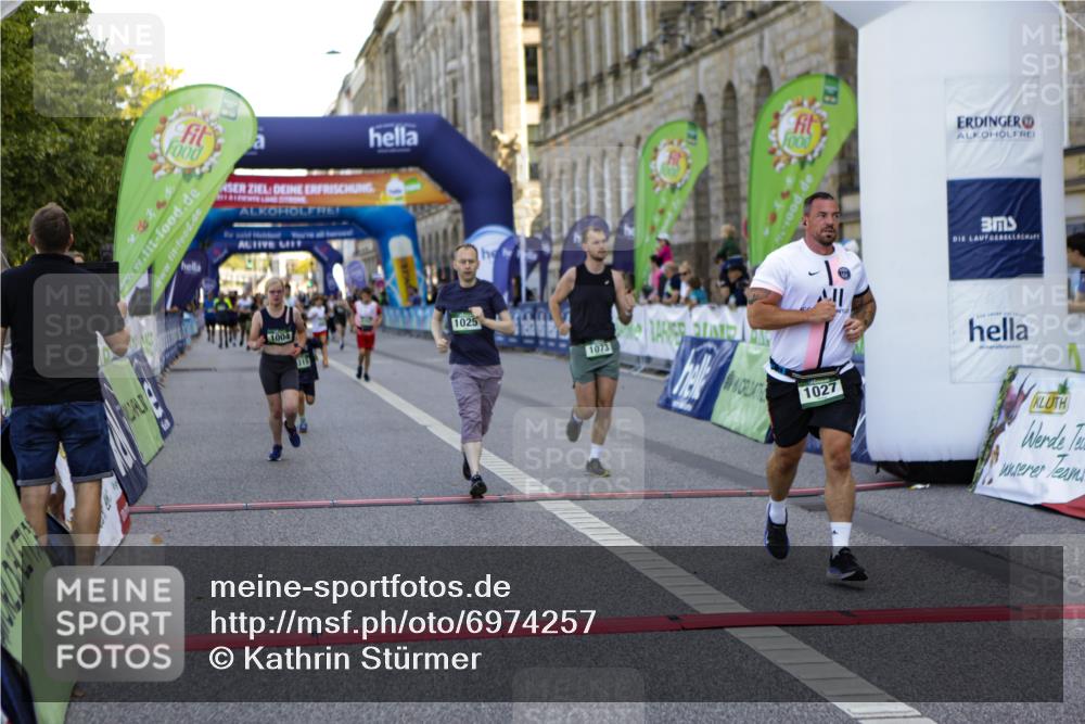 01.09.2024 - BARMER Alsterlauf Kathrin Stürmer Photography http://msf.ph/oto/6974257 01.09.2024 11:35:21 Ziel 1004, 1021, 1025, 1027, 1073, 1093, 1104, 1123, 1168, 1198, 1230, 1231, 5208, 8262 meine-sportfotos.de