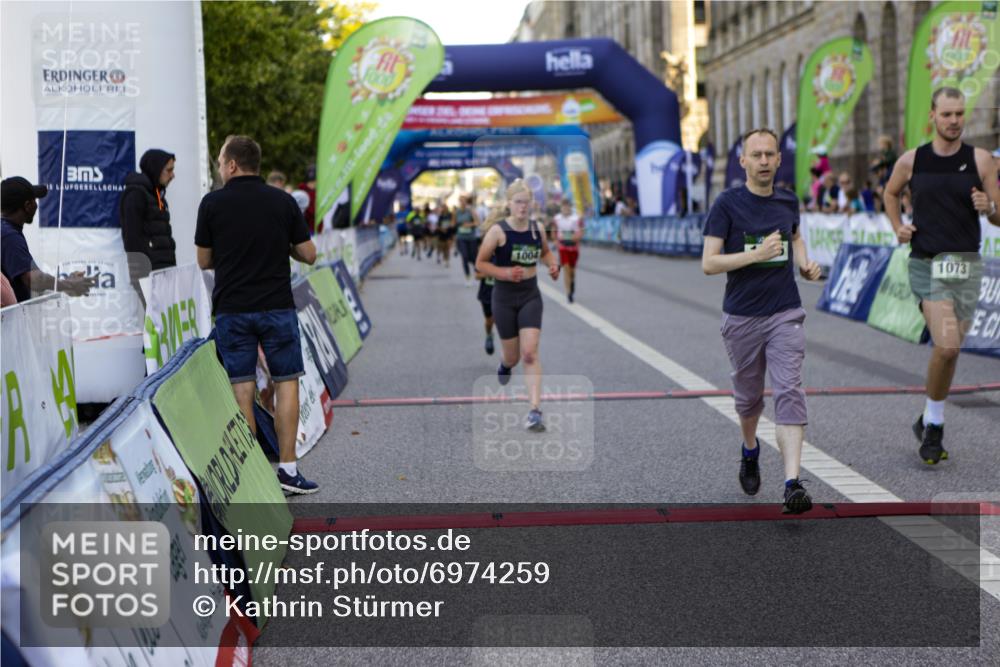 01.09.2024 - BARMER Alsterlauf Kathrin Stürmer Photography http://msf.ph/oto/6974259 01.09.2024 11:35:22 Ziel 1004, 1021, 1025, 1027, 1073, 1104, 1123, 1230, 1231, 5208, 8262 meine-sportfotos.de