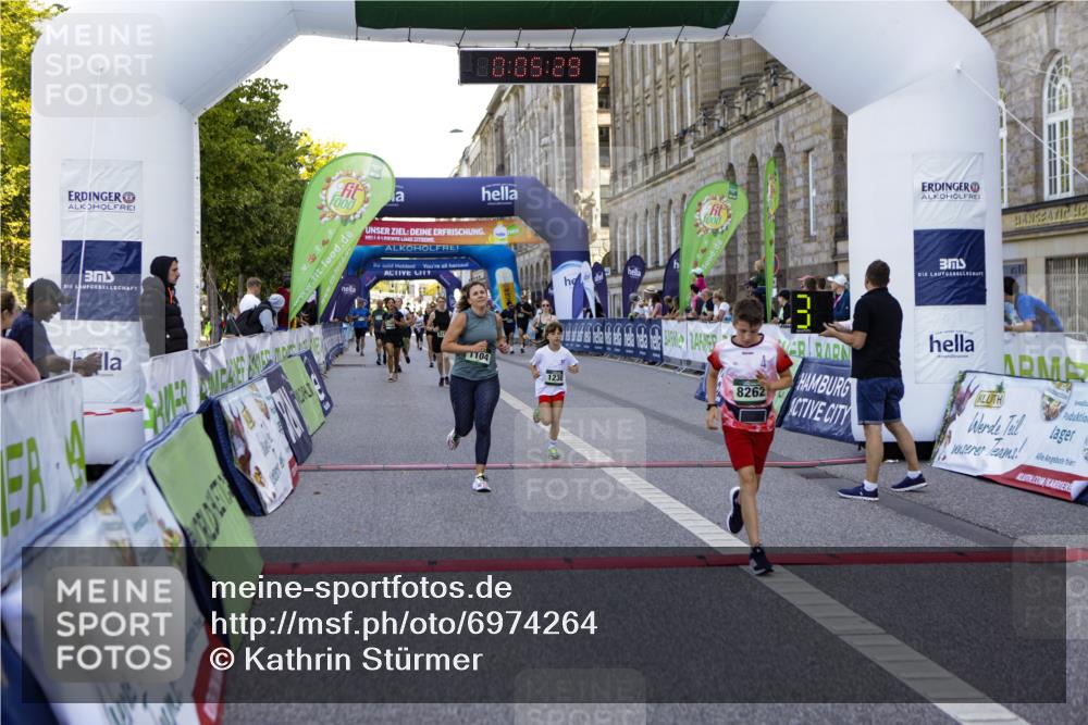 01.09.2024 - BARMER Alsterlauf Kathrin Stürmer Photography http://msf.ph/oto/6974264 01.09.2024 11:35:28 Ziel 1004, 1104, 1136, 1194, 1230, 5208, 8117, 8211, 8262, 8275, 8298 meine-sportfotos.de
