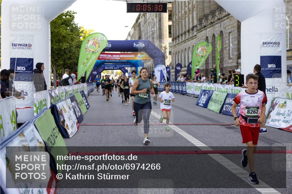 01.09.2024 - BARMER Alsterlauf Kathrin Stürmer Photography http://msf.ph/oto/6974266 01.09.2024 11:35:29 Ziel 1104, 1131, 1136, 1194, 1230, 5208, 8117, 8211, 8262, 8275, 8298 meine-sportfotos.de