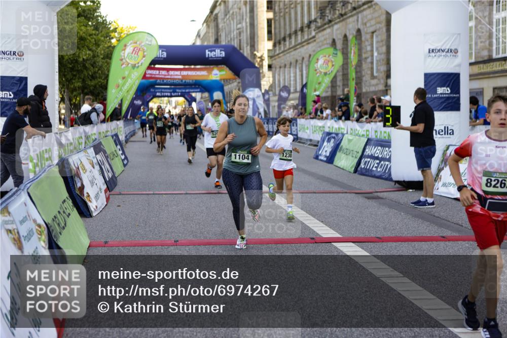 01.09.2024 - BARMER Alsterlauf Kathrin Stürmer Photography http://msf.ph/oto/6974267 01.09.2024 11:35:30 Ziel 1047, 1104, 1131, 1136, 1190, 1194, 1230, 5208, 8117, 8211, 8224, 8249, 8262, 8275, 8298 meine-sportfotos.de