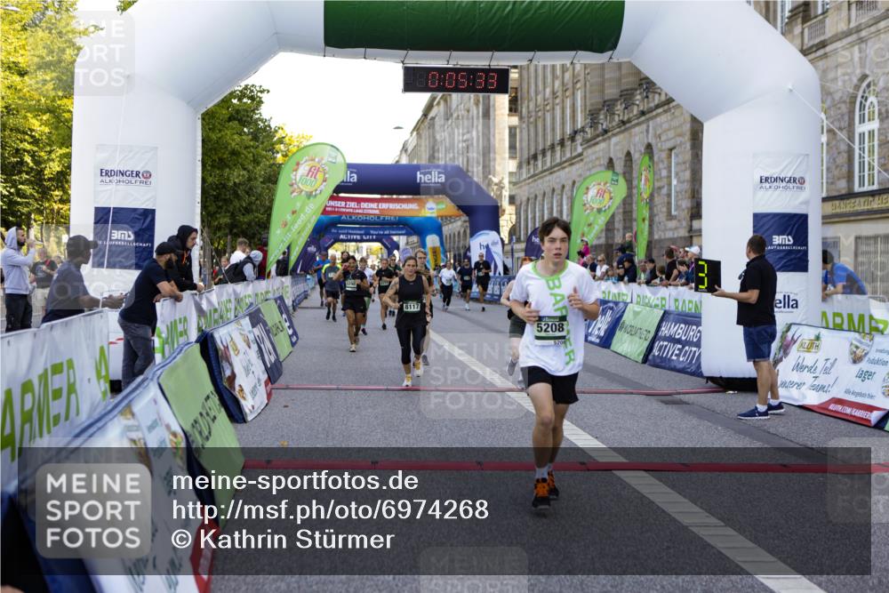 01.09.2024 - BARMER Alsterlauf Kathrin Stürmer Photography http://msf.ph/oto/6974268 01.09.2024 11:35:32 Ziel 1016, 1022, 1047, 1104, 1124, 1131, 1136, 1190, 1193, 1194, 1230, 5208, 8117, 8211, 8224, 8240, 8243, 8249, 8262, 8275, 8298 meine-sportfotos.de