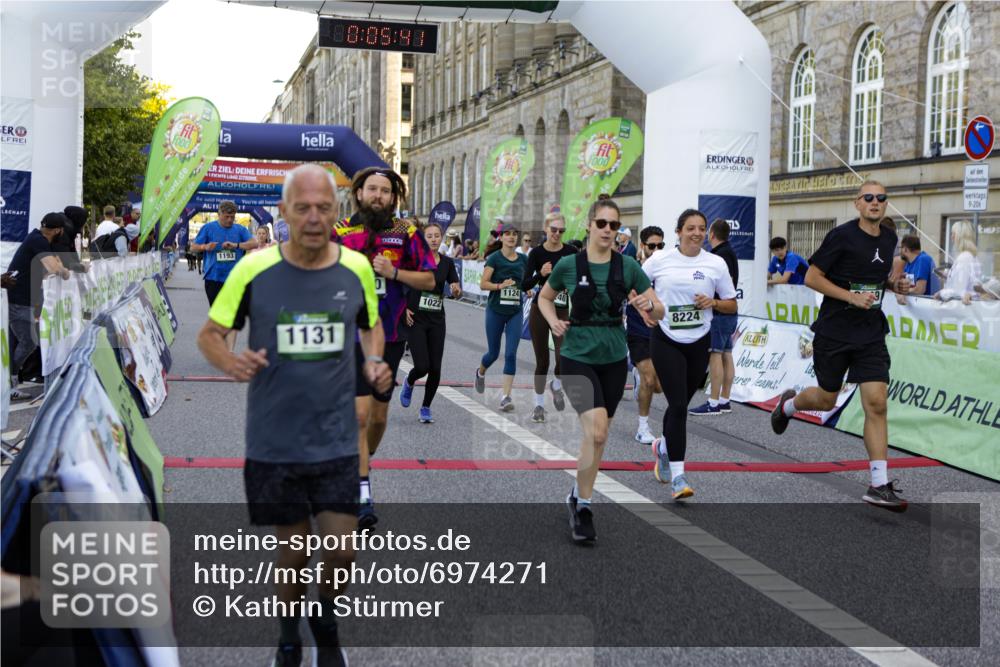 01.09.2024 - BARMER Alsterlauf Kathrin Stürmer Photography http://msf.ph/oto/6974271 01.09.2024 11:35:41 Ziel 1005, 1014, 1016, 1022, 1034, 1035, 1047, 1054, 1116, 1117, 1124, 1131, 1190, 1193, 1194, 1238, 8210, 8211, 8212, 8224, 8240, 8243, 8249, 8341 meine-sportfotos.de