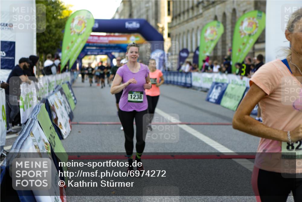 01.09.2024 - BARMER Alsterlauf Kathrin Stürmer Photography http://msf.ph/oto/6974272 01.09.2024 11:35:48 Ziel 1005, 1014, 1030, 1034, 1035, 1054, 1074, 1116, 1117, 1238, 8210, 8212, 8341 meine-sportfotos.de