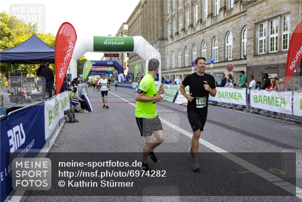 01.09.2024 - BARMER Alsterlauf Kathrin Stürmer Photography http://msf.ph/oto/6974282 01.09.2024 11:36:13 Ziel 1009, 1017, 1075, 1079, 1142, 1158, 1159, 1222, 1232, 8085, 8124, 1148 meine-sportfotos.de