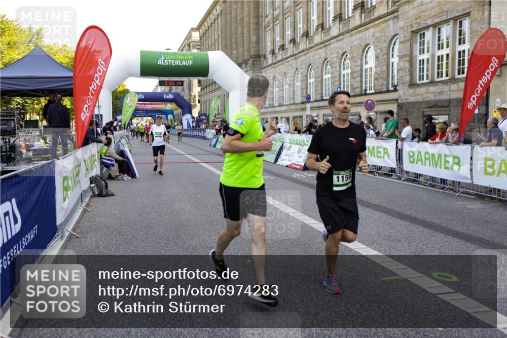 01.09.2024 - BARMER Alsterlauf Kathrin Stürmer Photography http://msf.ph/oto/6974283 01.09.2024 11:36:13 Ziel 1009, 1017, 1075, 1079, 1142, 1158, 1159, 1222, 1232, 8085, 8124, 1148 meine-sportfotos.de
