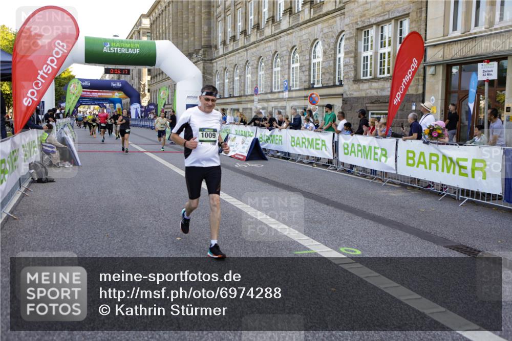 01.09.2024 - BARMER Alsterlauf Kathrin Stürmer Photography http://msf.ph/oto/6974288 01.09.2024 11:36:17 Ziel 1017, 1070, 1075, 1103, 1142, 1158, 1222, 1232, 8085, 8124, 1148 meine-sportfotos.de