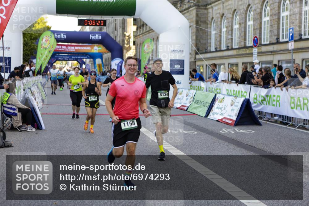 01.09.2024 - BARMER Alsterlauf Kathrin Stürmer Photography http://msf.ph/oto/6974293 01.09.2024 11:36:23 Ziel 1017, 1037, 1057, 1064, 1065, 1070, 1075, 1103, 1142, 1146, 1158, 1232, 1234, 1236, 1237, 2990, 8001, 8085, 8124, 1148 meine-sportfotos.de