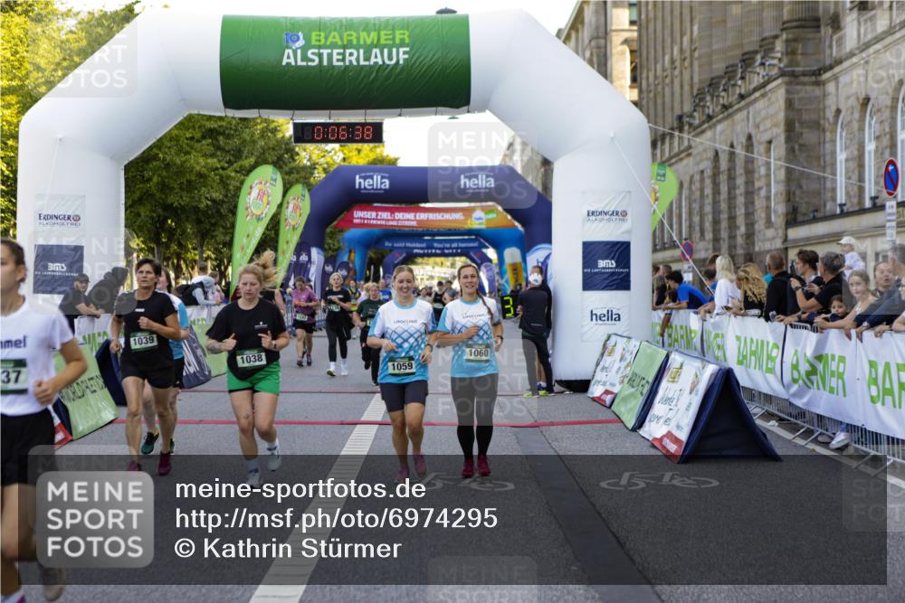 01.09.2024 - BARMER Alsterlauf Kathrin Stürmer Photography http://msf.ph/oto/6974295 01.09.2024 11:36:37 Ziel 1037, 1038, 1039, 1044, 1045, 1049, 1057, 1059, 1060, 1064, 1068, 1072, 1089, 1126, 1138, 1160, 1204, 1211, 1234, 1236, 1237, 1243 meine-sportfotos.de