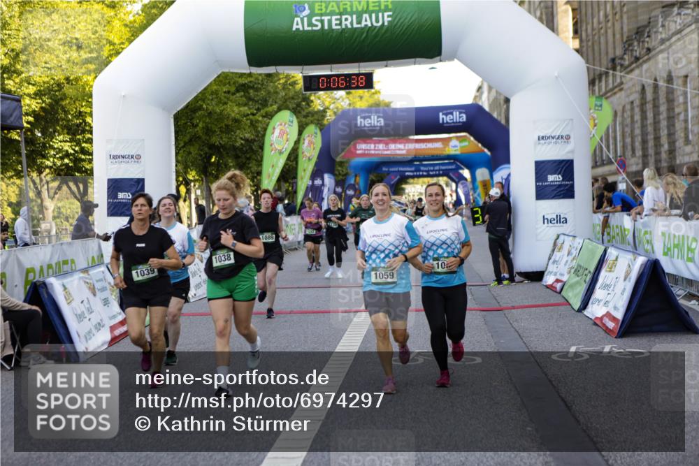 01.09.2024 - BARMER Alsterlauf Kathrin Stürmer Photography http://msf.ph/oto/6974297 01.09.2024 11:36:37 Ziel 1037, 1038, 1039, 1044, 1045, 1049, 1057, 1059, 1060, 1064, 1068, 1072, 1089, 1126, 1138, 1160, 1204, 1211, 1234, 1236, 1237, 1243 meine-sportfotos.de