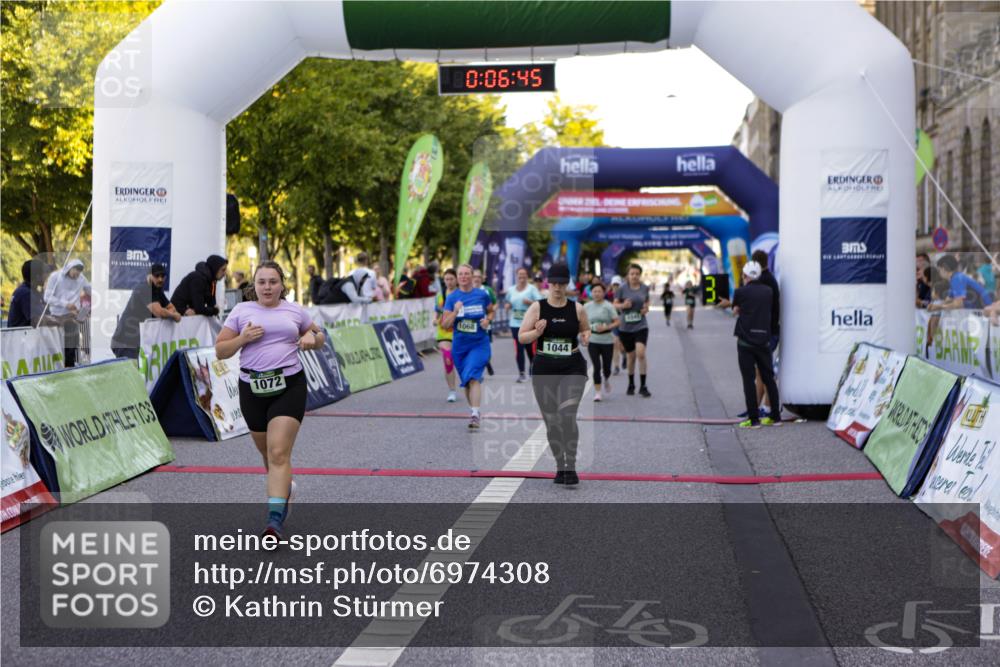 01.09.2024 - BARMER Alsterlauf Kathrin Stürmer Photography http://msf.ph/oto/6974308 01.09.2024 11:36:45 Ziel 1044, 1045, 1048, 1049, 1052, 1053, 1068, 1072, 1126, 1138, 1141, 1173, 1204, 1205, 1225, 1226, 1243, 8103, 8104 meine-sportfotos.de